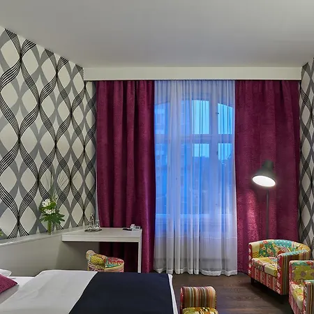 38 Hotel 3*